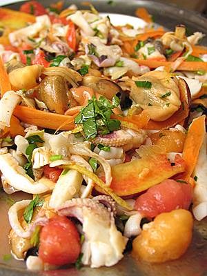 Insalata di mare con frutta